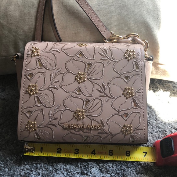 Michael Kors Handbags - Blush Michael kors crossbody